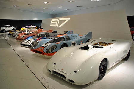 Завод и музей Porsche в Штутгарте
